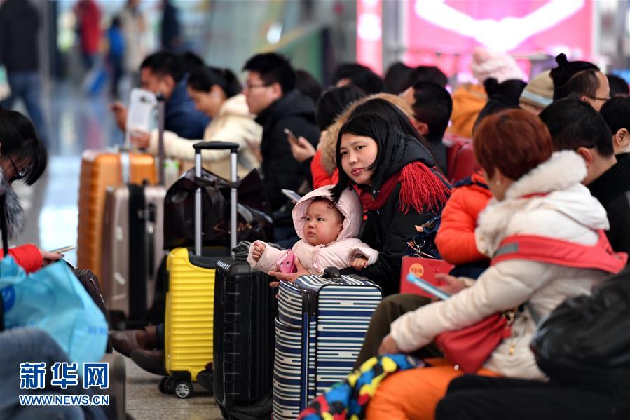 （经济）（5）5199.3万人次——春节假期铁路“有点忙”