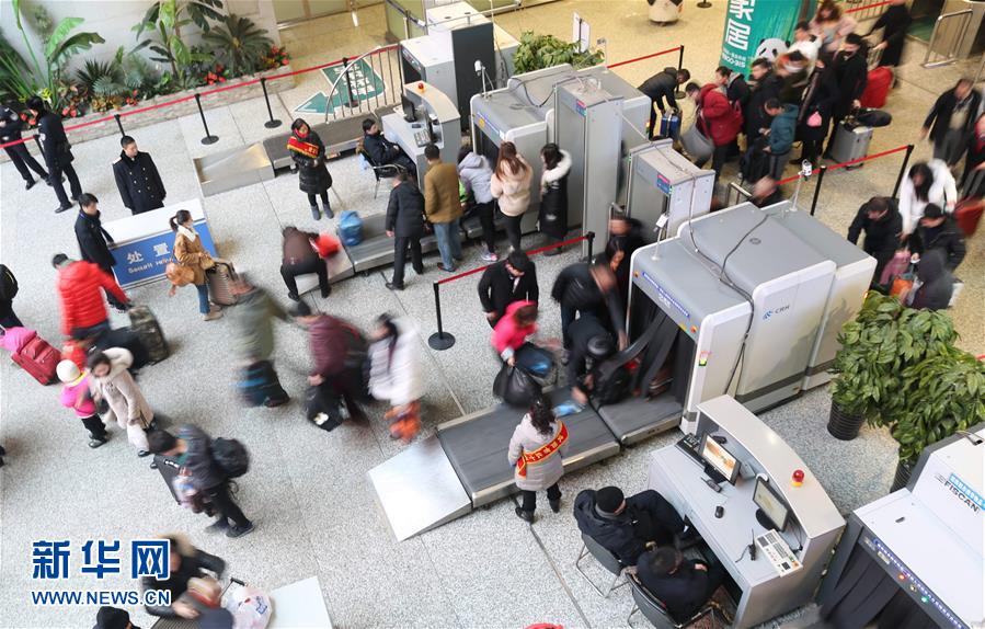 （经济）（8）5199.3万人次——春节假期铁路“有点忙”