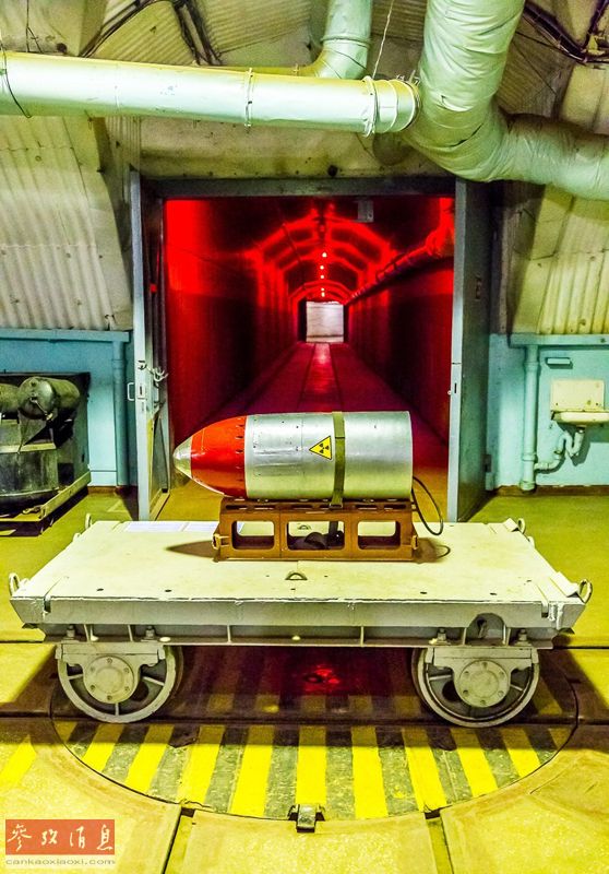揭秘苏联冷战地下潜艇基地：曾存核武