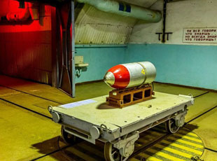 揭秘蘇聯冷戰地下潛艇基地：曾存核武