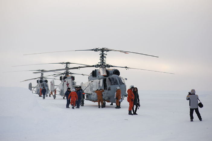 俄航母艦載機在敘完成任務 返回陸地機場畫面