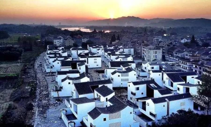 杭州回迁房惊呆网友:简直住进吴冠中的画里