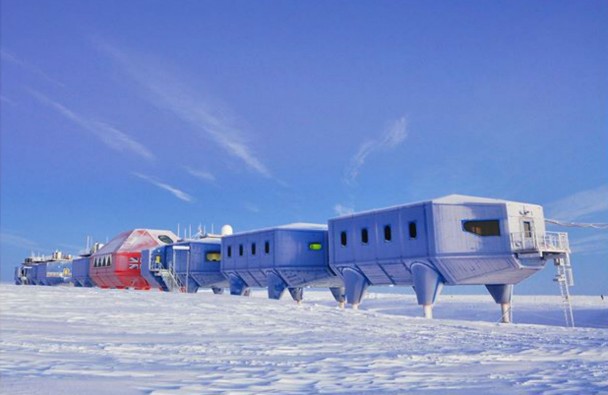 南极冰缝增多 英国科考站被迫“搬家”（1/ 6）