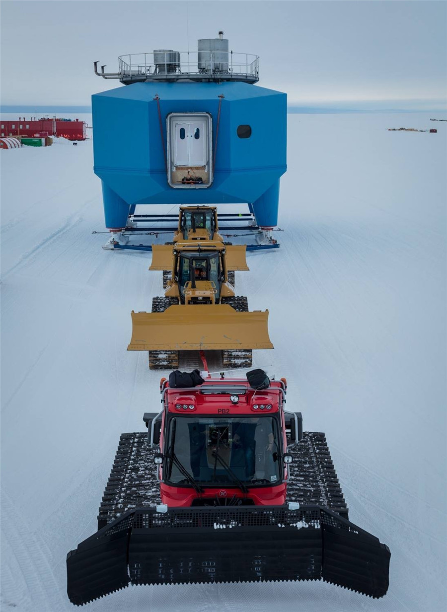 南极冰缝增多 英国科考站被迫“搬家”（1/ 6）