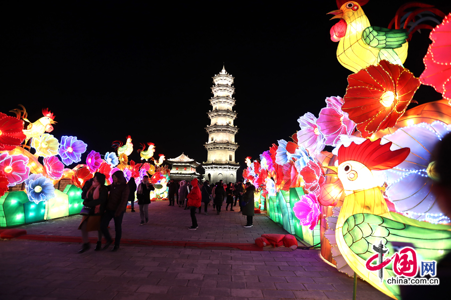 元宵节灯会一景。中国网照片，山西（大同），2017年2月10日 李建斌摄