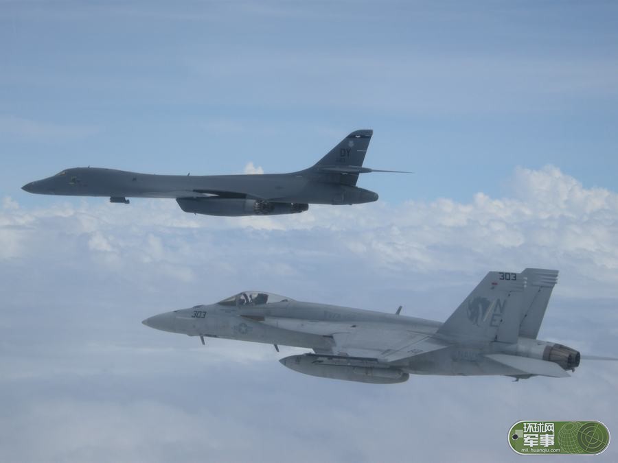 美航母舰载机飞抵菲律宾海