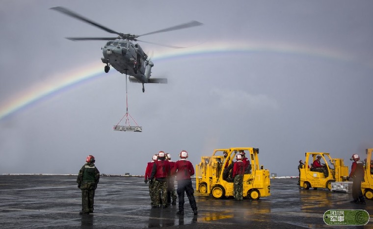 美航母舰载机飞抵菲律宾海