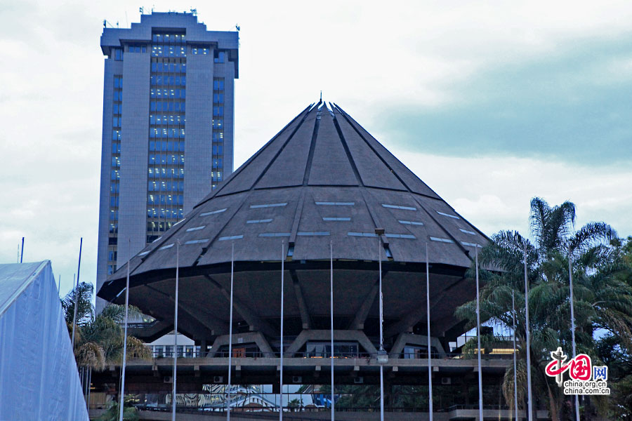 会议中心附属的飞碟造型建筑