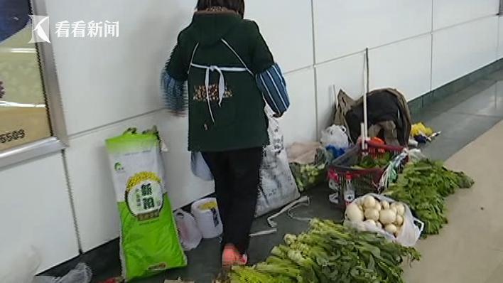 太太摆摊 002564ba9eb81a108fab37.jpg