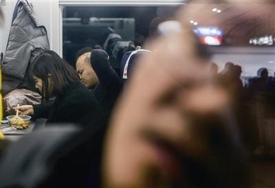 全家人权衡利弊 女子每天花225元跨省进京上班 全家人权衡利弊 女子每天花225元跨省进京上班