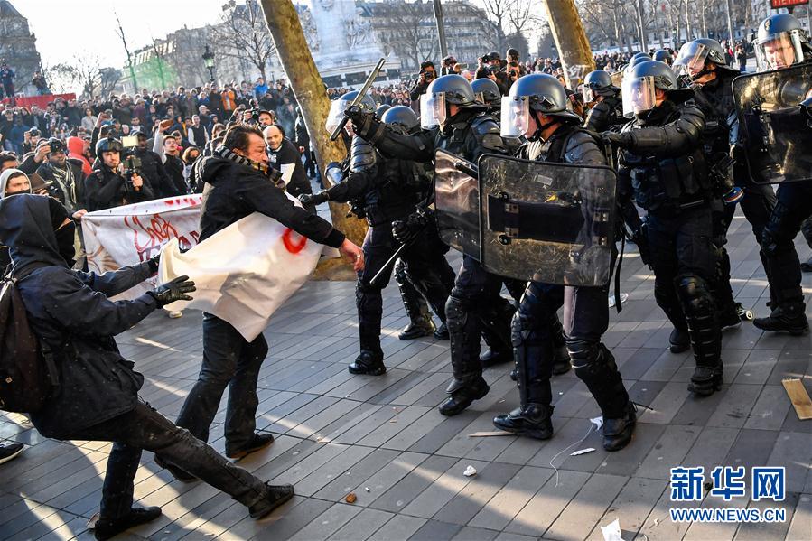 （国际）（5）法国多个城市爆发反暴力执法游行