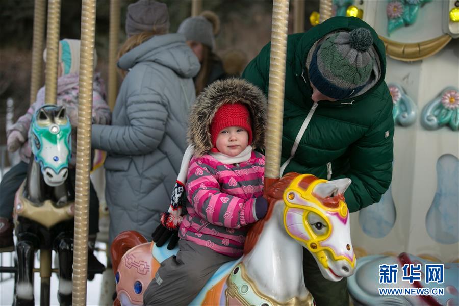 俄罗斯欢度“谢肉节” 迎接春天到来