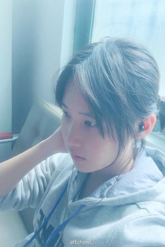 16岁女孩把黑板报画活走红本尊酷似刘亦菲0210
