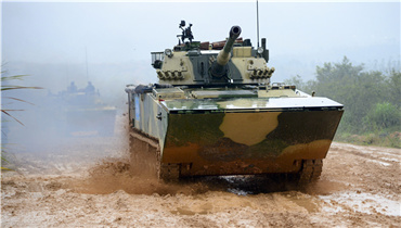 軍情24小時：陸軍裝甲旅跨晝夜駕駛訓練