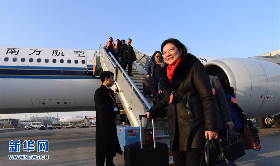 （兩會）廣東代表團抵達北京