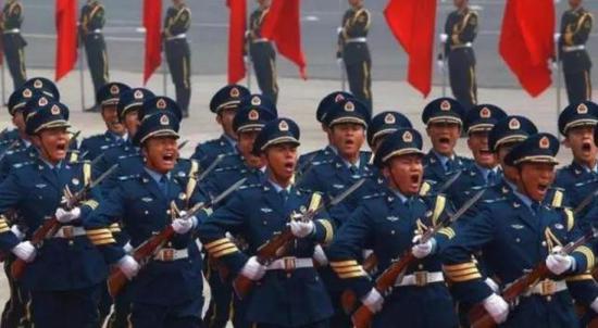每年两会期间，外媒记者对中国的军费问题总是百问不厌。