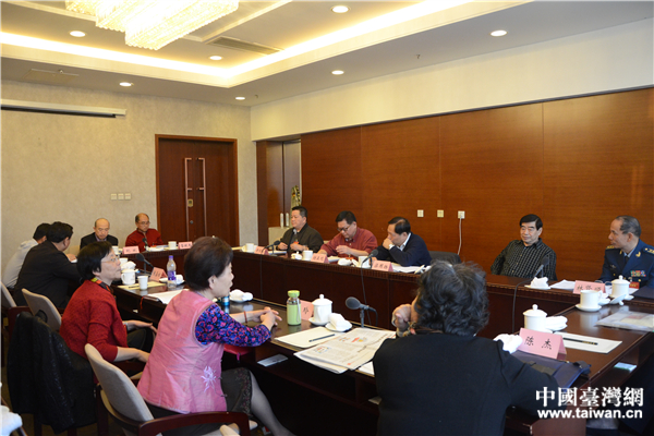 3月4日，全国政协十二届五次会议台联界别举行小组讨论。（中国台湾网 李宁 摄）
