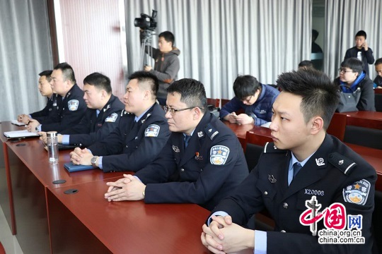 会上,太原市公安局迎泽分局副局长闫玉斌对近期迎泽分局破获的一系列