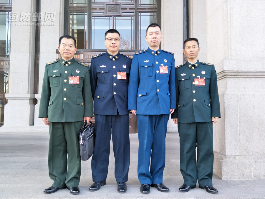 习主席何以深得兵心？4位“兵”代表这样说……