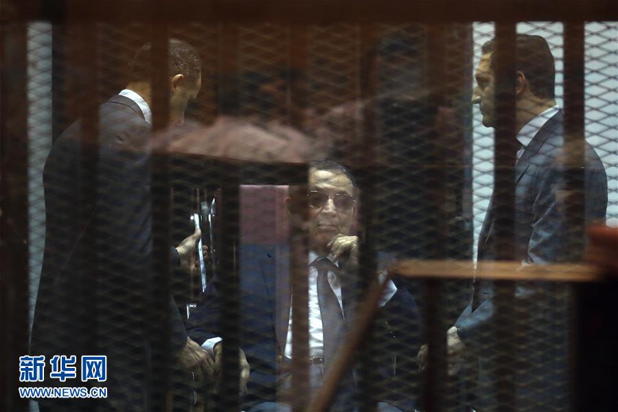 埃及前总统穆巴拉克获释 结束3年牢狱生涯