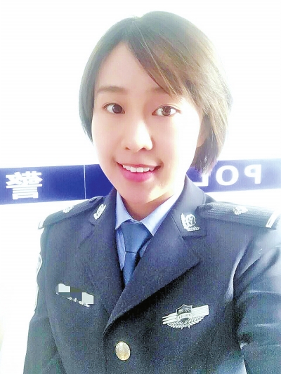 开封90后社区民警创作小女警表情包 推出后圈粉无数