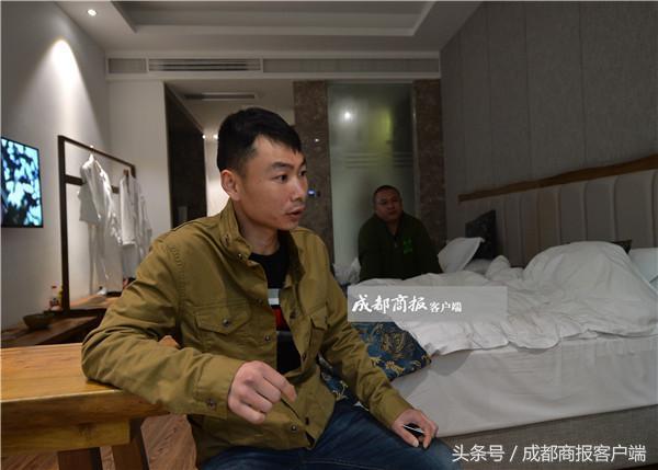 成都拉面小哥爆红20天 要求加薪跟老板谈崩辞职 成都拉面小哥爆红20天 要求加薪跟老板谈崩辞职