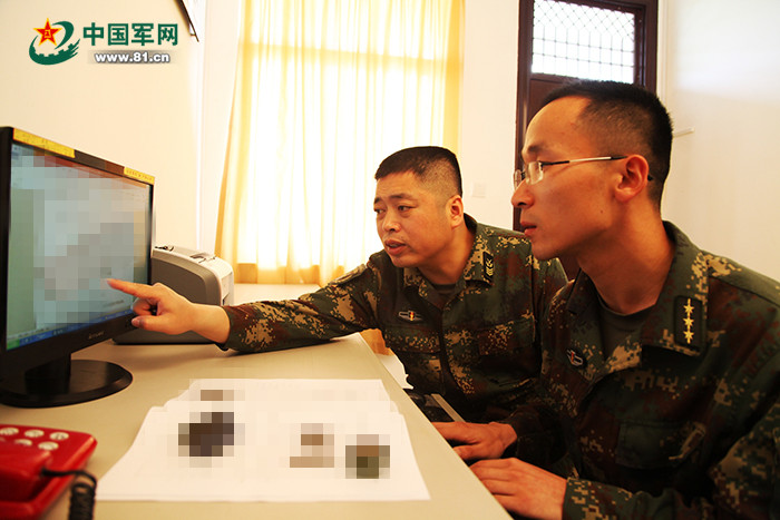 火箭军举行授衔仪式 51名导弹兵戴上士兵最高军衔