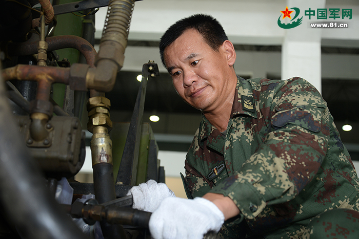 火箭军举行授衔仪式 51名导弹兵戴上士兵最高军衔