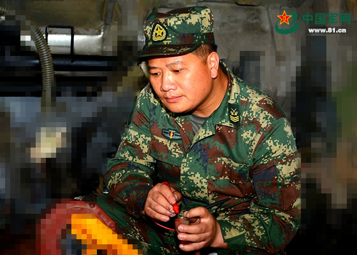 火箭军举行授衔仪式 51名导弹兵戴上士兵最高军衔