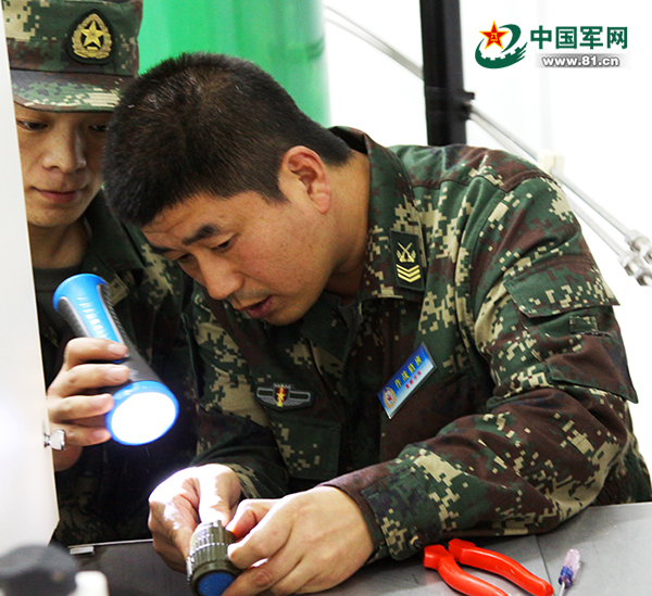 火箭军举行授衔仪式 51名导弹兵戴上士兵最高军衔