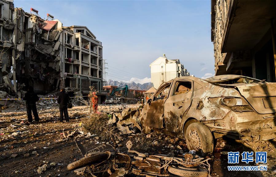 内蒙古包头市土右旗居民楼天然气管道爆炸已致3人死亡[组图]