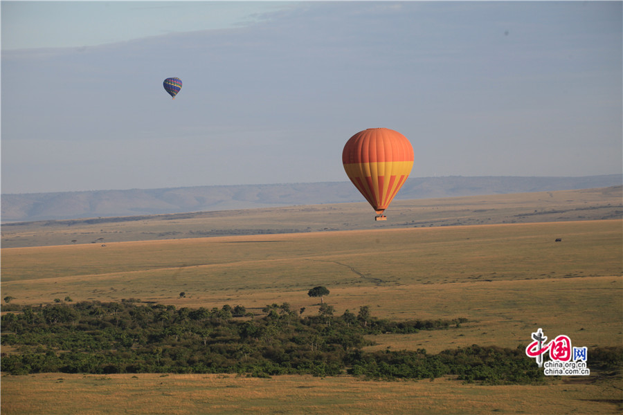 热气球上俯视非洲大草原