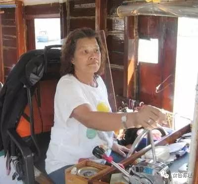 深呼吸：繁华香港的寂寥空气