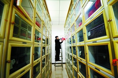 “跨界”火化师：聚会会“狡猾”地说在民政局工作