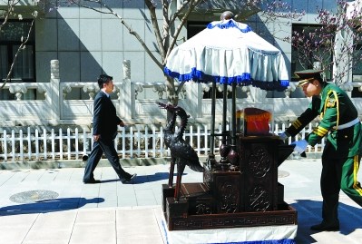 “跨界”火化师：聚会会“狡猾”地说在民政局工作