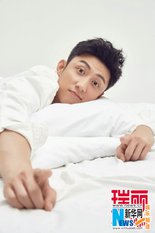 黄景瑜“玫瑰与少年”再登封面 演绎最真实自我