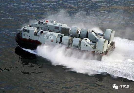 野马726型气垫登陆艇