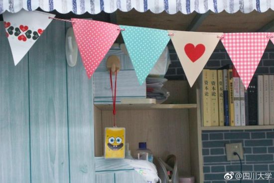 川大女生寝室走红 地中海风格的"高级公馆"( 4 / 5 )