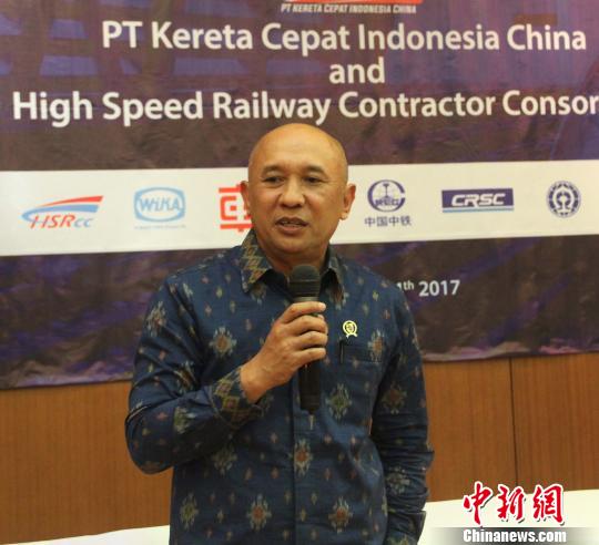 印尼总统府幕僚长德登出席签字仪式并致辞。 林永传 摄