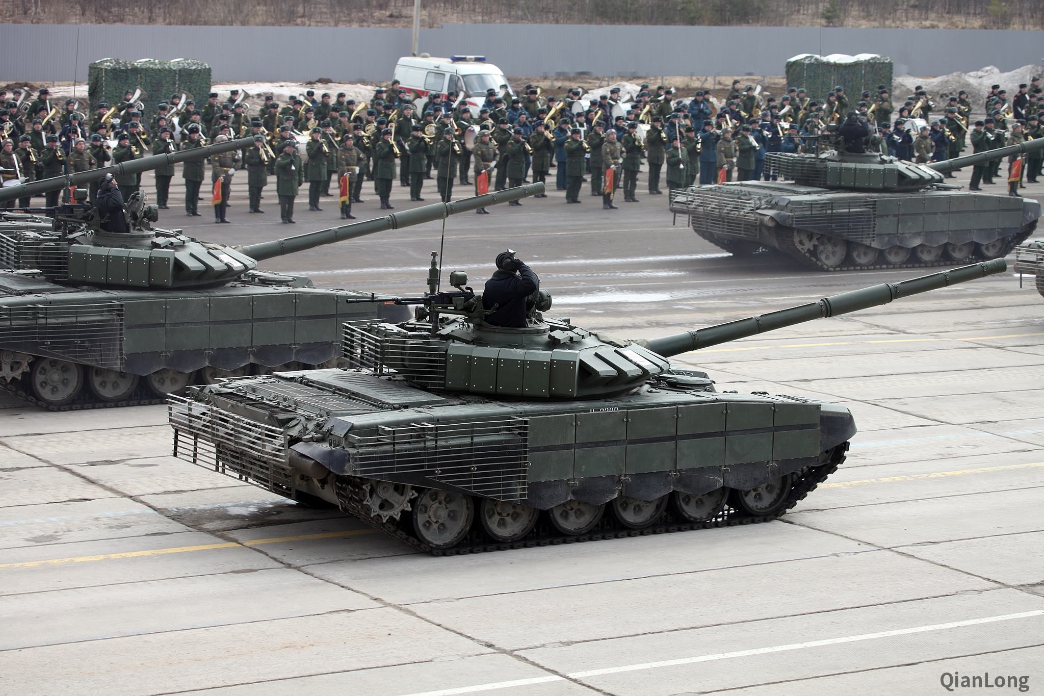 04.参加彩排的T-72B3坦克（摄影：维塔利·库斯曼）。