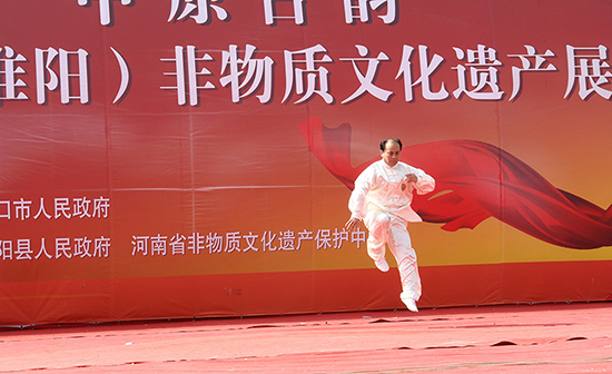 段保华:传播两仪文化 传承中华武学(组图) 段保华:传播两仪文化 传承中华武学(组图)