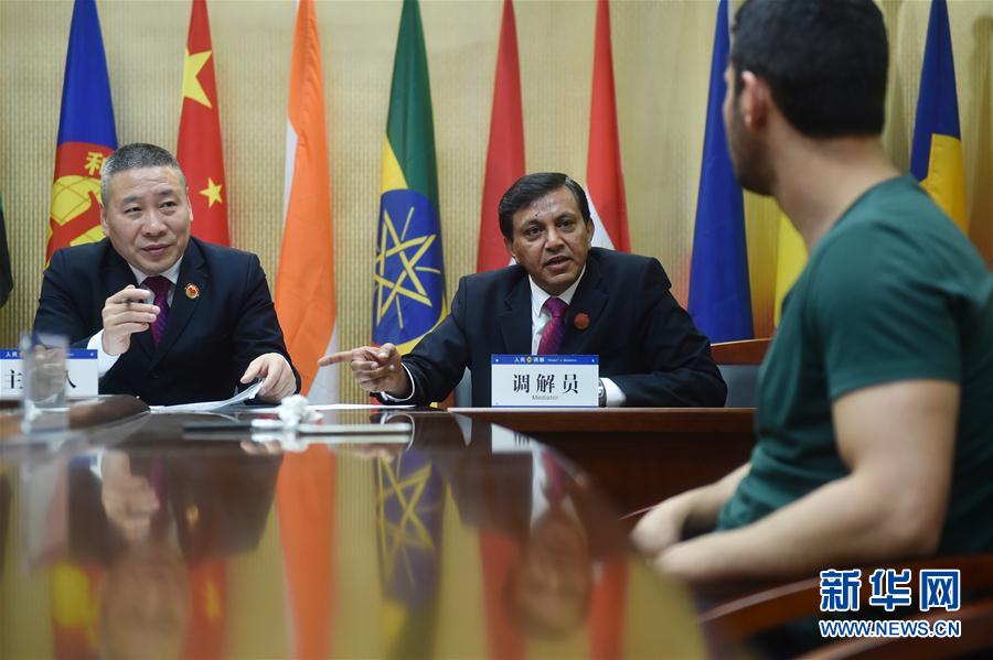 “世界超市”的“洋调解员”