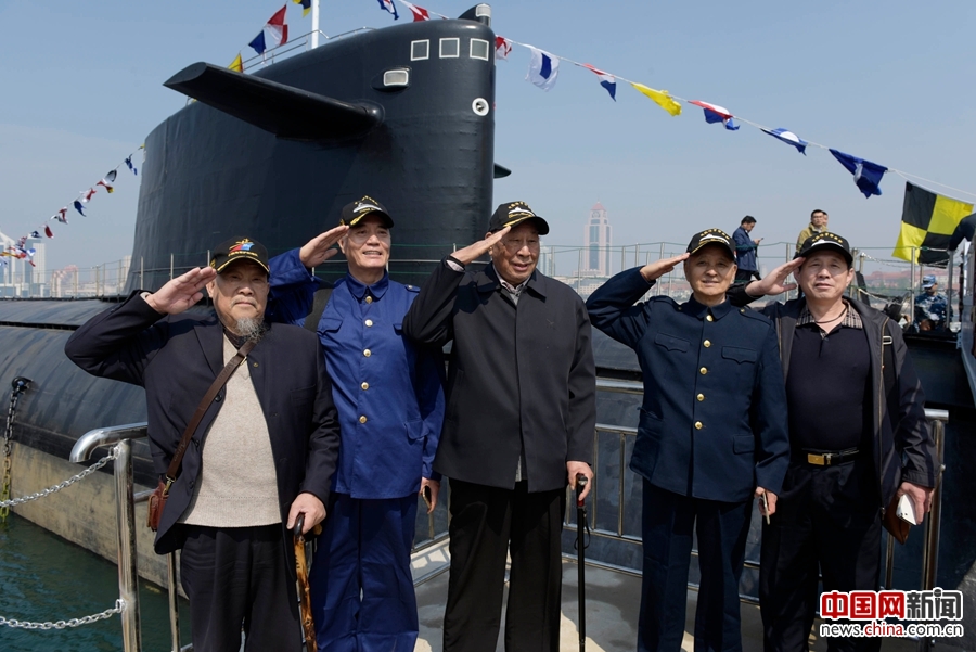 北海舰队在海军博物馆举行“长征一号”展览开幕仪式
