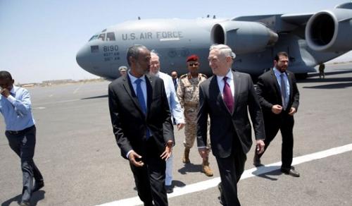 2017年4月23日，吉布地國防部長在機場歡迎美國國防部長馬蒂斯。