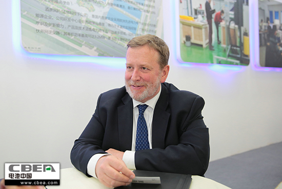 1493017538930089355.jpg 猛狮老外.jpg