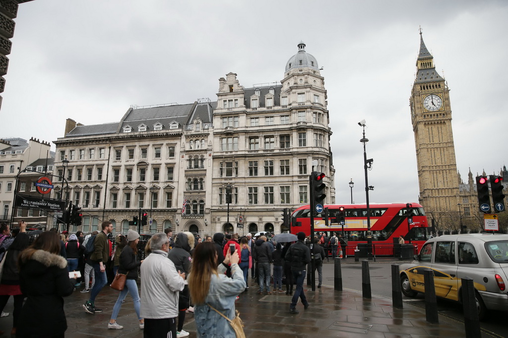 4月27日，在英国伦敦，事发地白厅在安全事件发生后已恢复正常。 新华社发（蒂姆·爱尔兰摄）