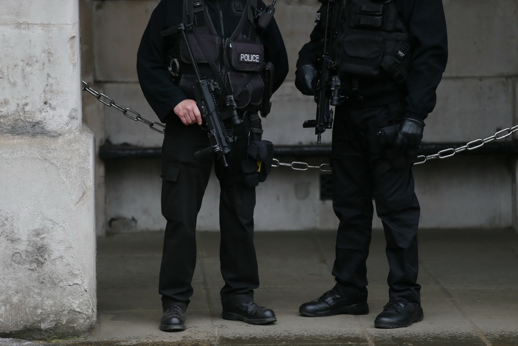 4月27日，在英国伦敦，警察在事发地附近执勤巡逻。新华社发（蒂姆·爱尔兰摄）