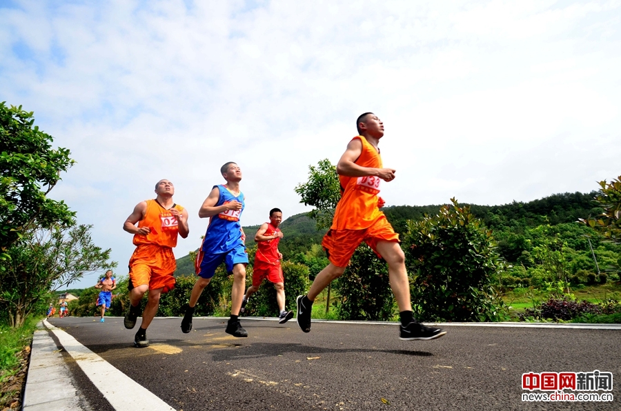 武警金华市支队举行长跑比赛迎共青团成立95周年