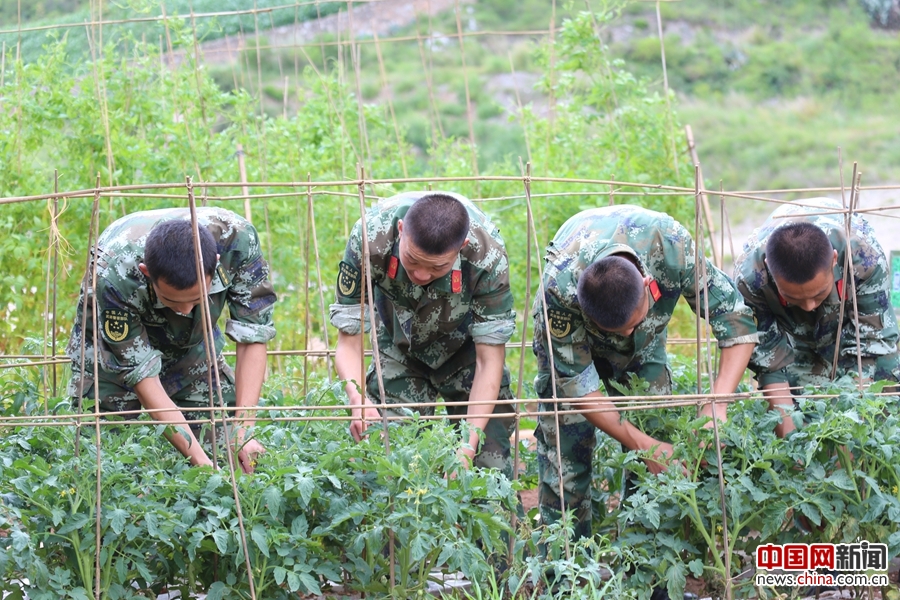 武警昆明支队东川区中队密切内部关系的感人故事