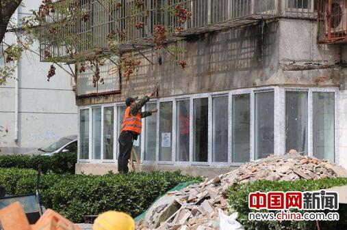 北京朝阳消防部门大力整治“窗沿下的隐患”